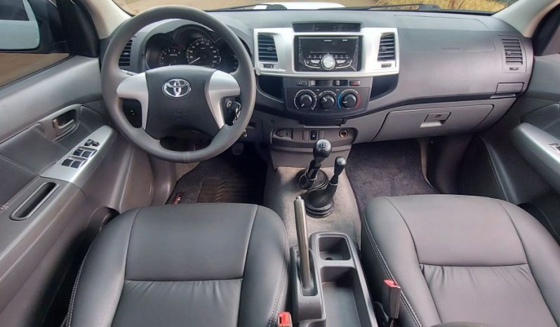 Toyota Hilux STD completo