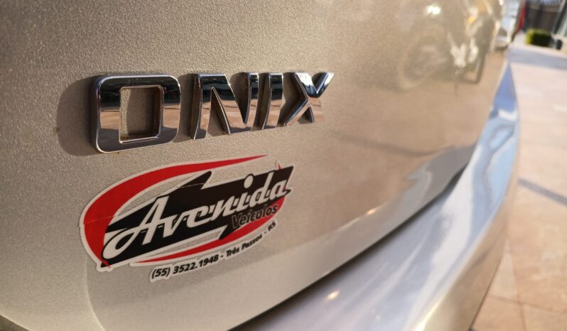 Onix Hatch LT 1.4 2019 Câmbio Manual!!! completo