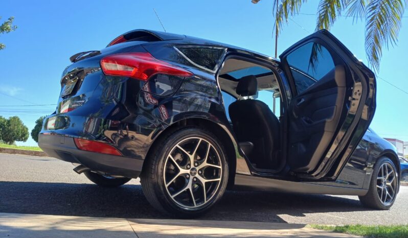 Focus Fastback Titaniun Plus 2.0 Aut 2016 completo