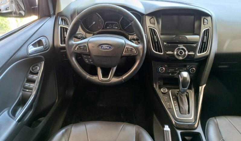 Focus Fastback Titaniun Plus 2.0 Aut 2016 completo