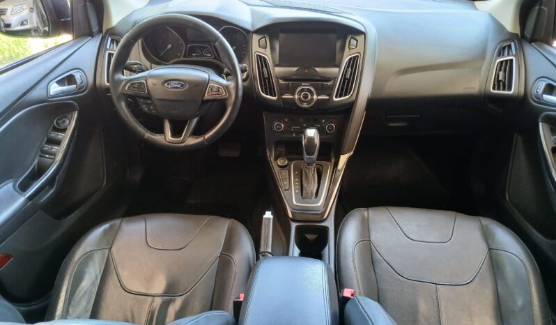 Focus Fastback Titaniun Plus 2.0 Aut 2016 completo