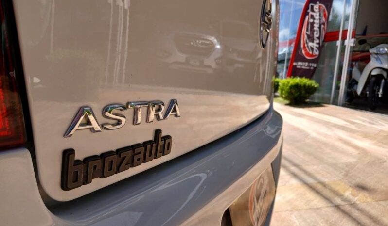 Astra Sedan 2.0 2004 completo