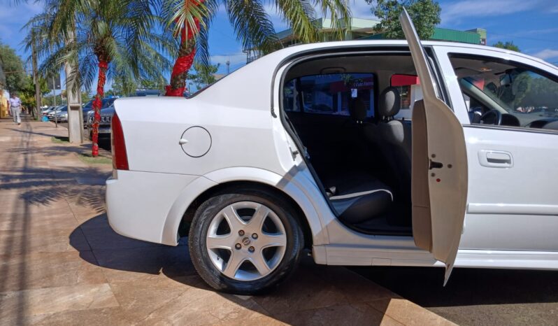 Astra Sedan 2.0 2004 completo