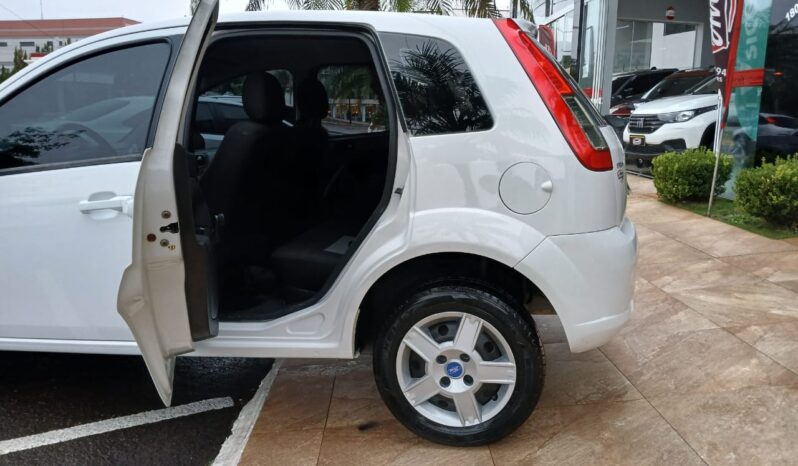 Fiesta Hatch Class 1.0 2012 Câmbio manual ### completo