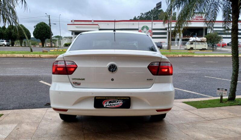 Voyage Confortline 1.6 2015 Câmbio automático ### completo