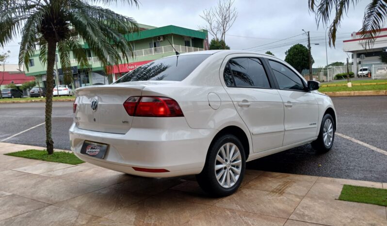 Voyage Confortline 1.6 2015 Câmbio automático ### completo