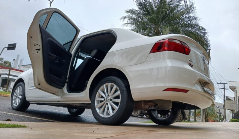 Voyage Confortline 1.6 2015 Câmbio automático ### completo