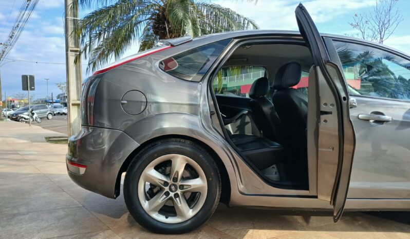 Focus Hatch 1.6 2013 ### completo