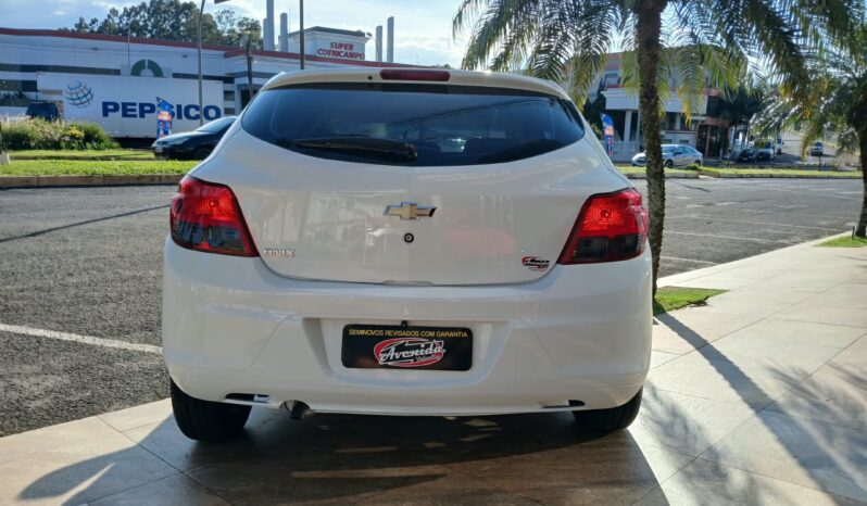 Onix Hatch Joy 1.0 2019 Câmbio manual ### completo