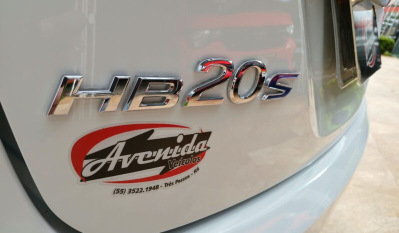 Hyundai HB20S Copa do Mundo 1.0 2015 ### completo