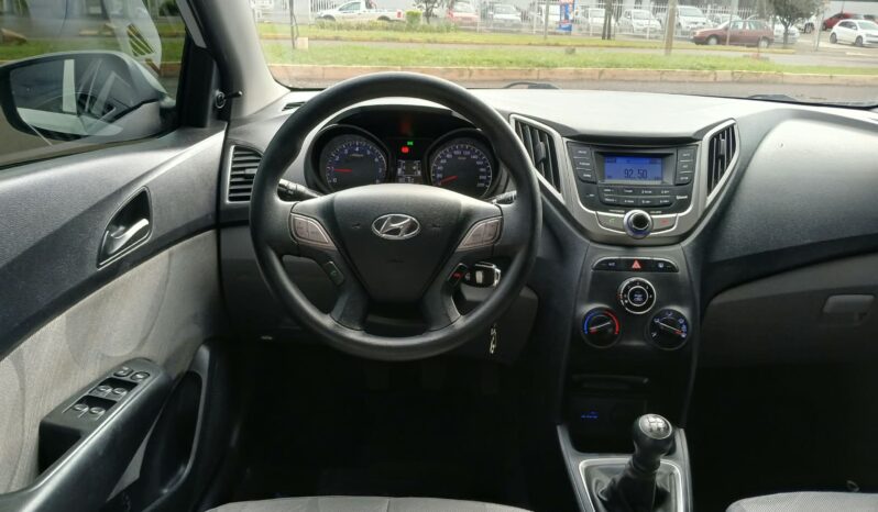 Hyundai HB20S Copa do Mundo 1.0 2015 ### completo