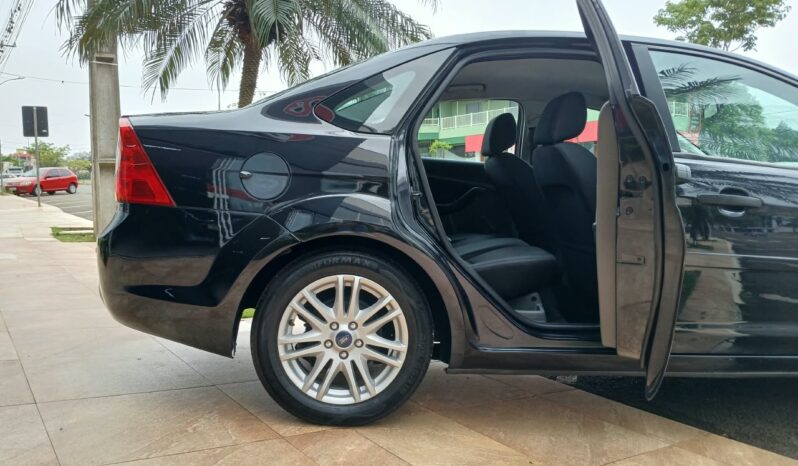Ford Focus Sedan 1.6 2012 Câmbio manual completo